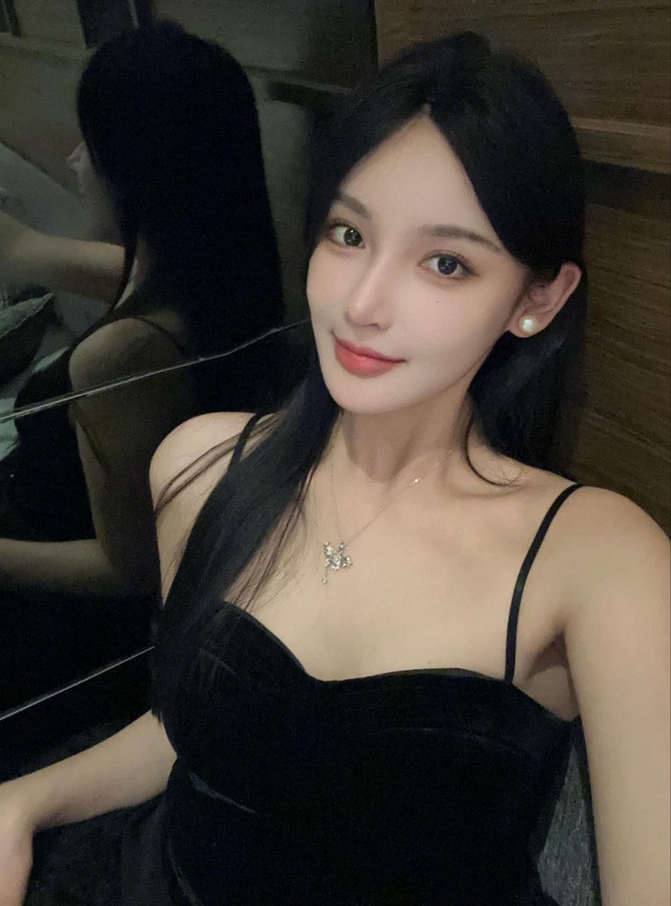 夜游船上供的奉化曲毫